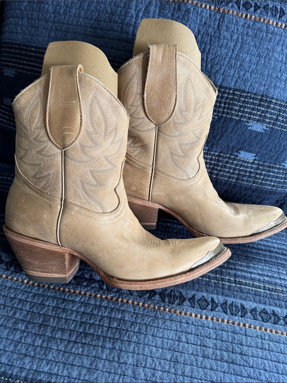 Idyllwind Western Leather Boots With Metal Embellished Toe  Size 9